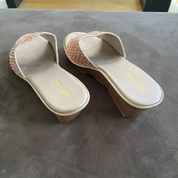 Women Shoes - NWOT - Picture 2 of 3